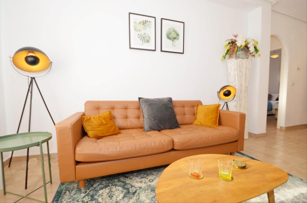 Punta Prima Pleasure With Private Parking In A Gated Community Close To The Beach Torrevieja Exterior photo