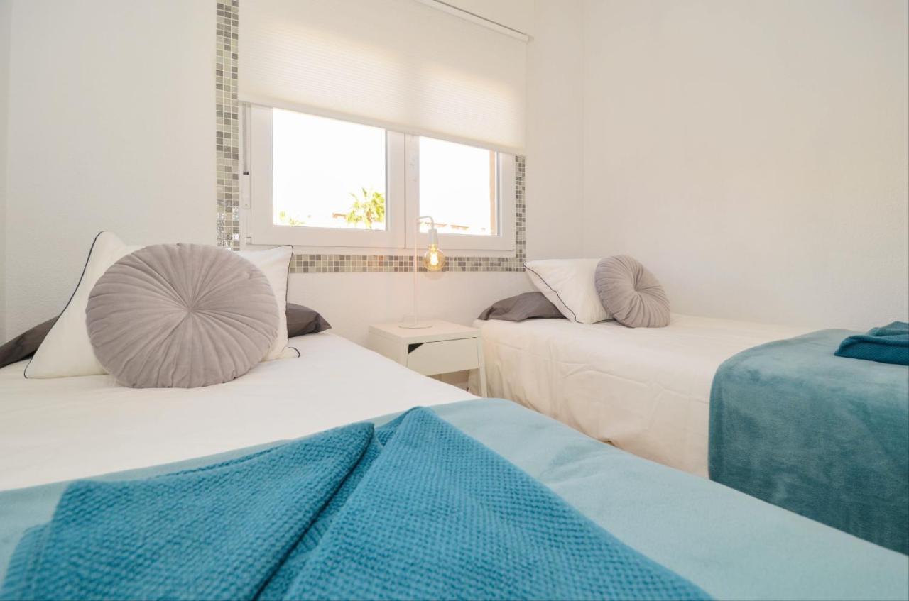 Punta Prima Pleasure With Private Parking In A Gated Community Close To The Beach Torrevieja Exterior photo